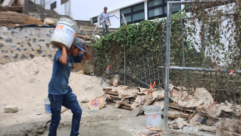 3 mayo albañil construccion